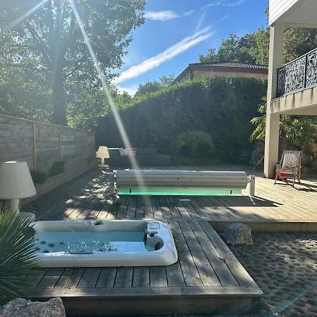 Prive, Piscine Jacuzzi Dans Les Bois *