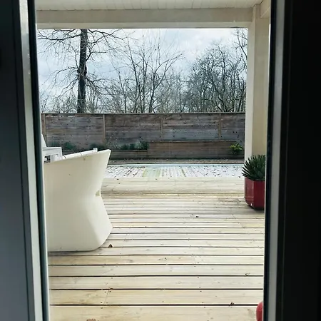 Prive, Piscine Jacuzzi Dans Les Bois 아파트