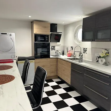 Prive, Piscine Jacuzzi Dans Les Bois Apartment *