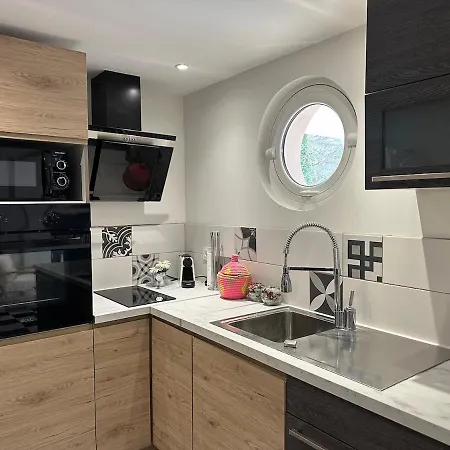 Prive, Piscine Jacuzzi Dans Les Bois 아파트 Moirax