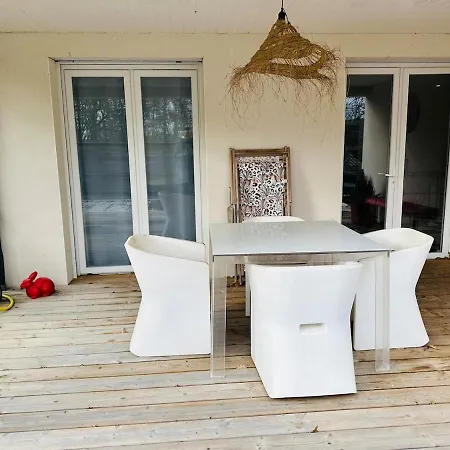 Apartment Prive, Piscine Jacuzzi Dans Les Bois Moirax